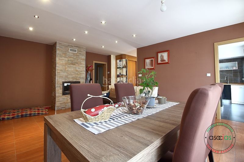 Foto 6bf7d123-f33f-434b-b13c-a3d256b4e2d1. Casa adosada en Mieres - av sama de 47 oportunidad hogar familiar, robusto y lleno de luz natural. localidad .ambiente entorno apacible, sereno y rodeado en Mieres