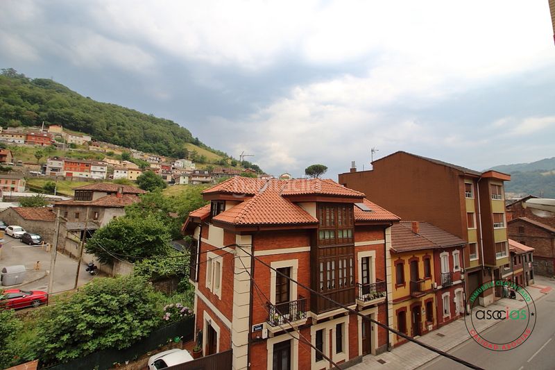 Foto 7bfa074b-f7a9-47ad-b27b-59972efa08db. Casa adosada en Mieres - av sama de 47 oportunidad hogar familiar, robusto y lleno de luz natural. localidad .ambiente entorno apacible, sereno y rodeado en Mieres