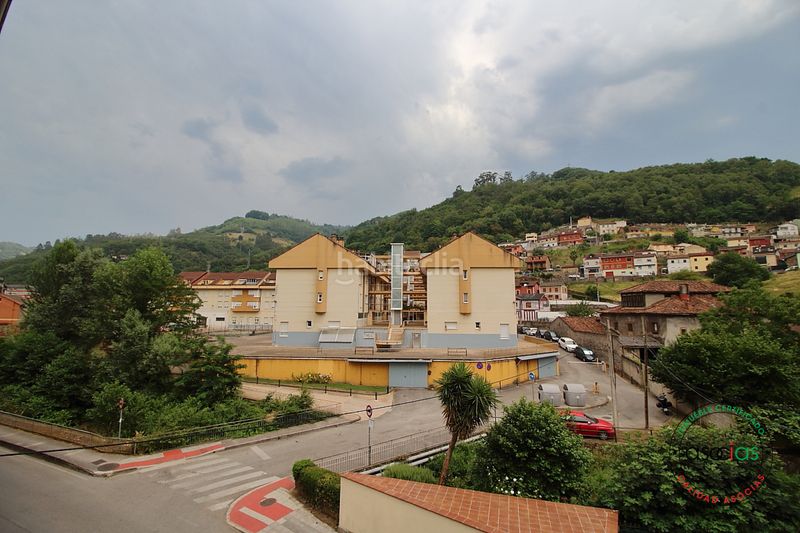 Foto 98a7013d-9dc3-4002-b8b3-b6b5cf58d74c. Casa adosada en Mieres - av sama de 47 oportunidad hogar familiar, robusto y lleno de luz natural. localidad .ambiente entorno apacible, sereno y rodeado en Mieres