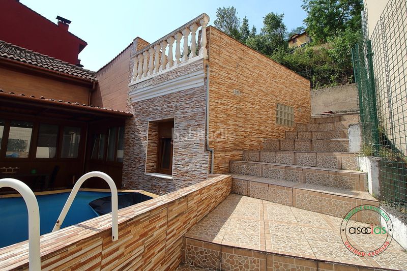 Foto a559ebab-8422-403e-957a-8410861c5afd. Casa adosada en Mieres - av sama de 47 oportunidad hogar familiar, robusto y lleno de luz natural. localidad .ambiente entorno apacible, sereno y rodeado en Mieres