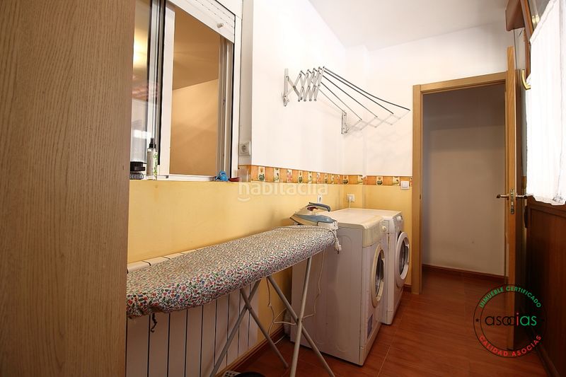 Foto e6f1a6eb-8455-4d28-9af7-c428e1e59b13. Casa adosada en Mieres - av sama de 47 oportunidad hogar familiar, robusto y lleno de luz natural. localidad .ambiente entorno apacible, sereno y rodeado en Mieres