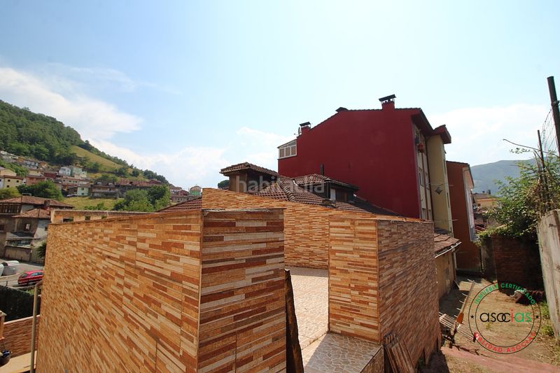 Foto e7cf6b48-7f7d-443e-9d22-5d57533196e2. Casa adosada en Mieres - av sama de 47 oportunidad hogar familiar, robusto y lleno de luz natural. localidad .ambiente entorno apacible, sereno y rodeado en Mieres