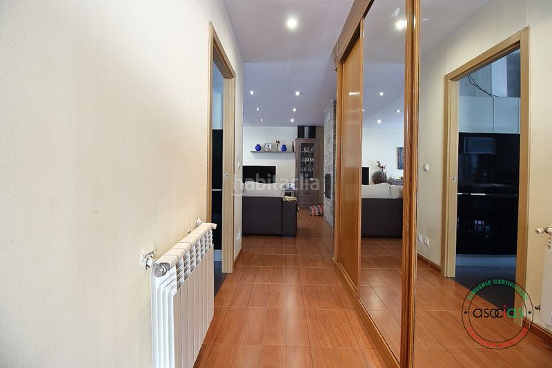 Foto ecf487a4-db67-4caa-9841-a970f0771047. Casa adosada en Mieres - av sama de 47 oportunidad hogar familiar, robusto y lleno de luz natural. localidad .ambiente entorno apacible, sereno y rodeado en Mieres