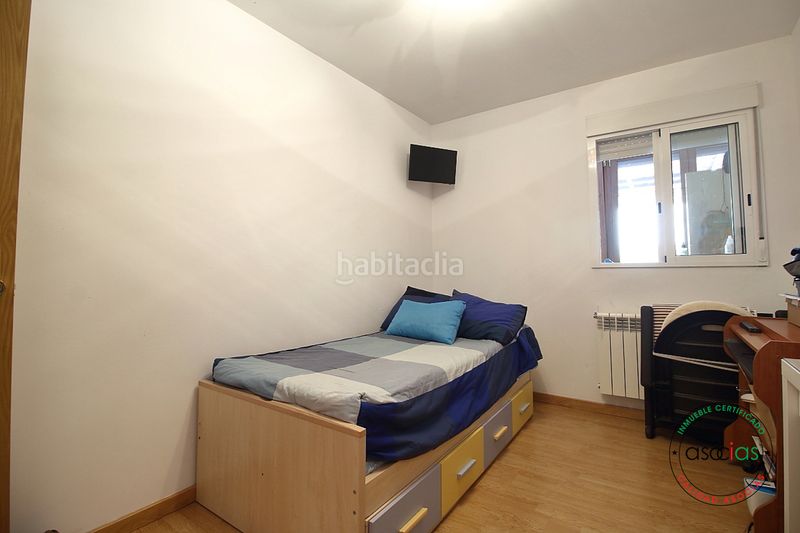 Foto f11d1b9e-229b-487d-9453-8df95bfe30e8. Casa adosada en Mieres - av sama de 47 oportunidad hogar familiar, robusto y lleno de luz natural. localidad .ambiente entorno apacible, sereno y rodeado en Mieres