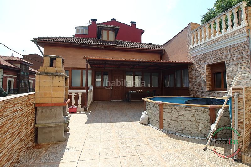 Foto fe8137b5-098a-43df-b338-d4506dbd4740. Casa adosada en Mieres - av sama de 47 oportunidad hogar familiar, robusto y lleno de luz natural. localidad .ambiente entorno apacible, sereno y rodeado en Mieres