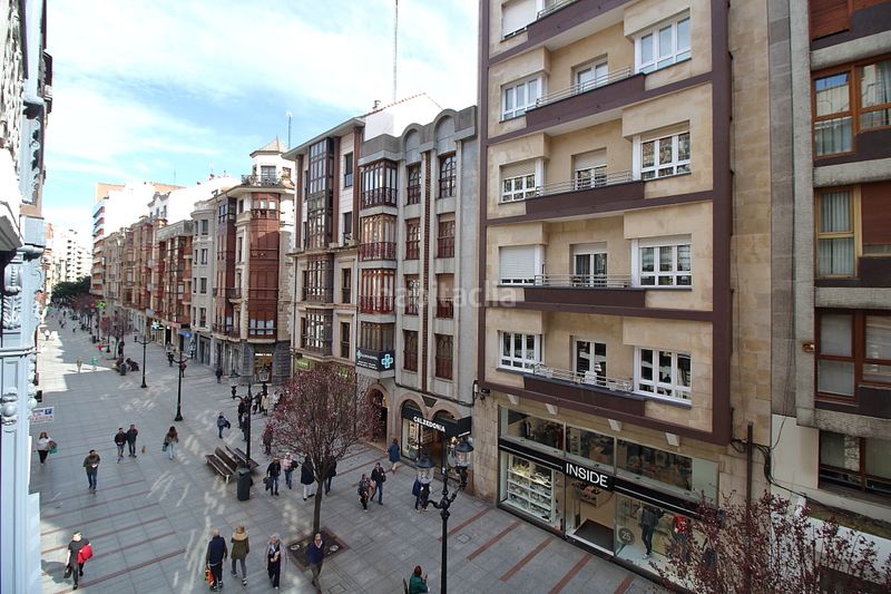 Foto 23562d98-0e6c-4073-8565-6dbae2670200. Alquiler piso estudio alquiler Centro de la ciudad con vistas c corrida en Gijón