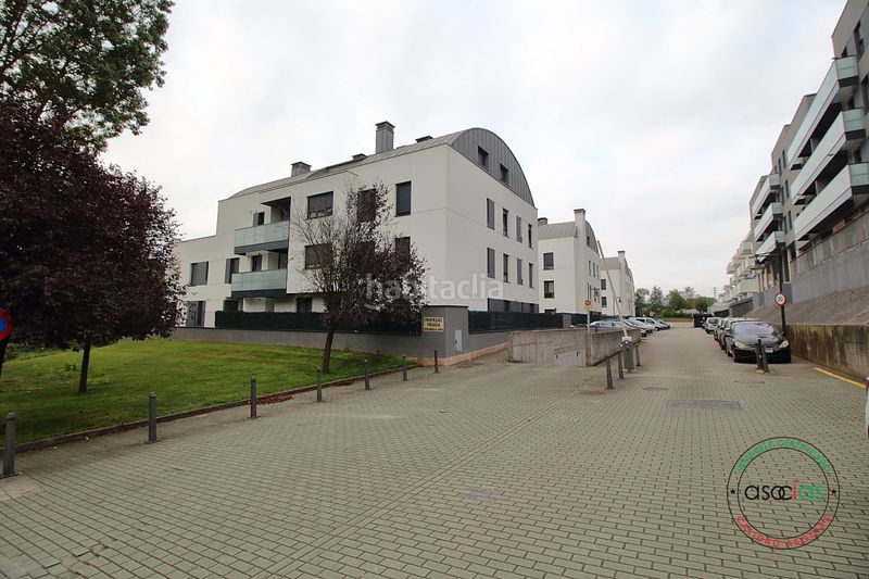 Foto 02fc31ce-81c2-4d7b-870f-74d8155481a6. Pis amb calefacció aparcament piscina a Viesques Gijón