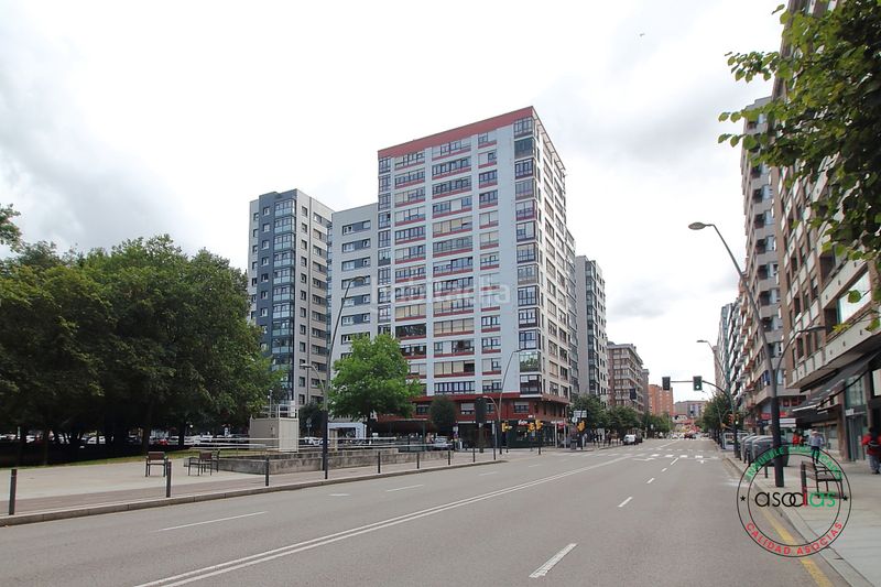 Foto dffdc1a5-ccc7-4f40-bb52-781d8aa51fd6. Etagenwohnung in Gijón - av torcuato fdez. miranda 2 in Gijón