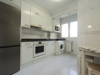 Rent Flat  Gijón - plaza de nicanor piñole. Piso alquiler sin amueblar en el centro de la ciudad