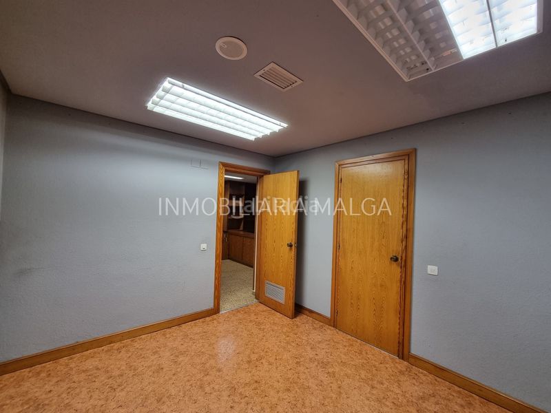 Foto 64d9ac62-cff2-4d6c-9a85-ca65300b7a75. Business premise in calle doctor francisco grande covián 1 in Colunga