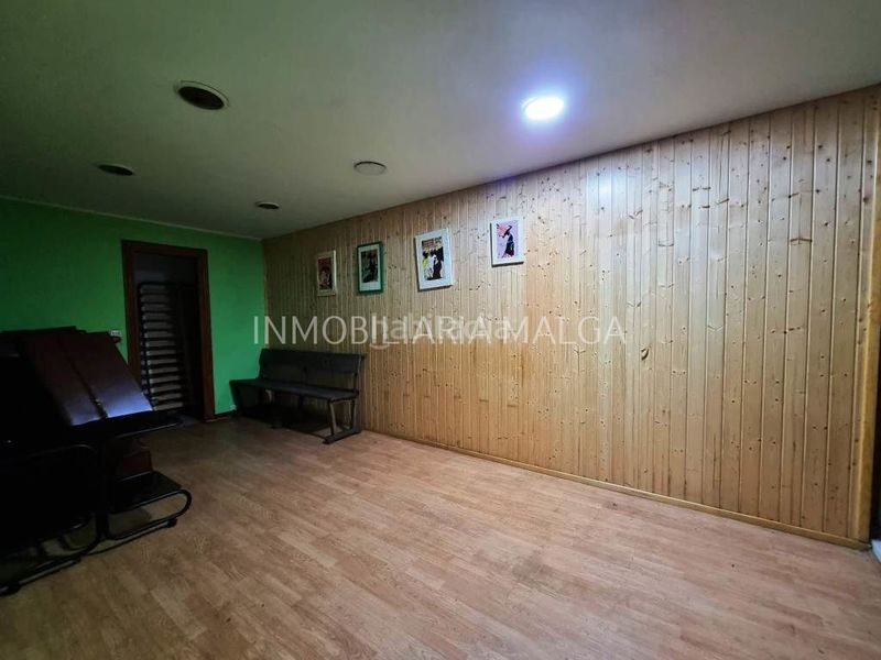 Foto d8a29660-94e2-4330-a740-d1ff55dad33c. Business premise in calle doctor francisco grande covián 1 in Colunga