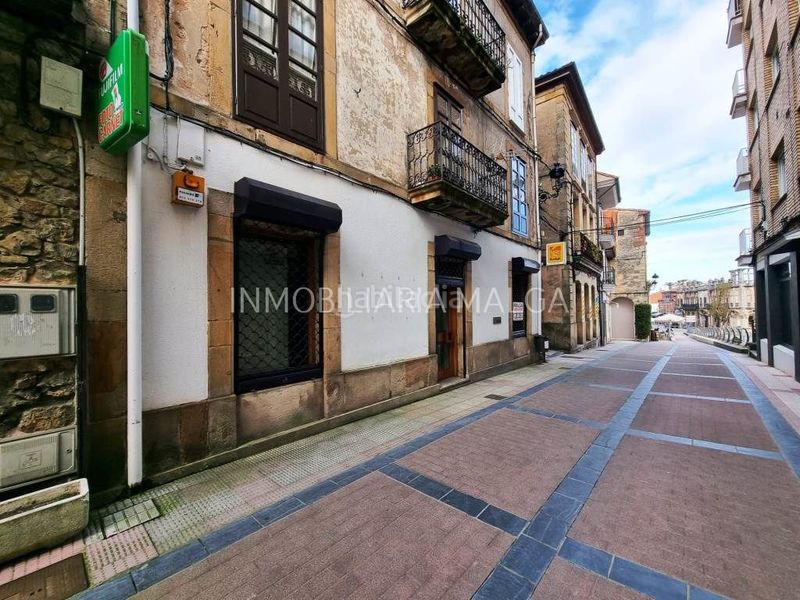 Foto f19ec5a3-60da-4537-aa08-64ab9c9a32f4. Business premise in calle doctor francisco grande covián 1 in Colunga