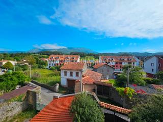 Casa adossada a Avenida asturias 16. Se vende casa en el centro de colunga.