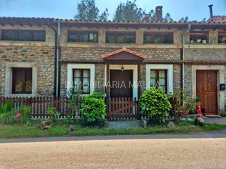 Casa a Aldea aguera abajo 1. Casa de piedra en pueblo de agüera, a tan solo 5 km de colunga.