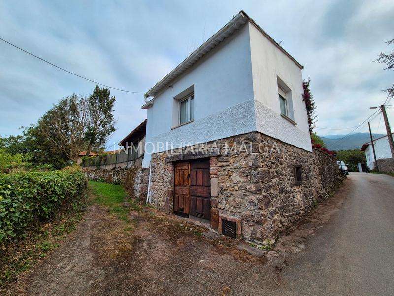 Foto 39e3f3dc-32d5-4985-a793-d20879663838. Chalet en aldea coceña 41 se vende casa con jardín en coceña, – a 5 min de la playa. en Colunga