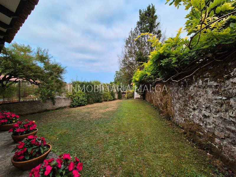 Foto d2bf2f84-db47-4e1a-b17b-fbde15b503f3. Chalet en aldea coceña 41 se vende casa con jardín en coceña, – a 5 min de la playa. en Colunga