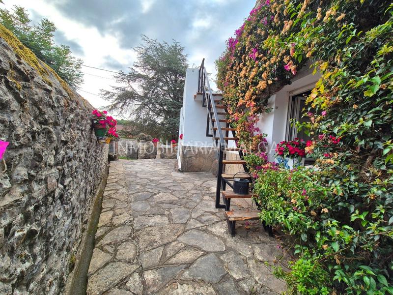 Foto e971fe0c-2650-4c95-9349-0db3845fe679. Chalet en aldea coceña 41 se vende casa con jardín en coceña, – a 5 min de la playa. en Colunga