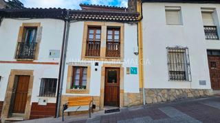 Casa  Bajada carril 16. Se vende acogedora casa de pueblo en colunga