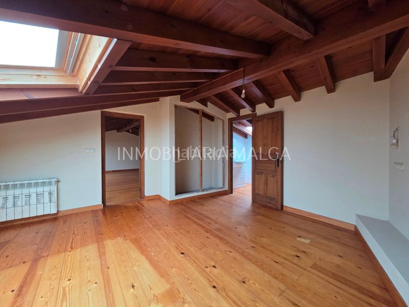 Foto e5d5c0a6-fd07-46ff-8bd9-bca1ae5fb20a. Casa con camino riscaldamento in Colunga
