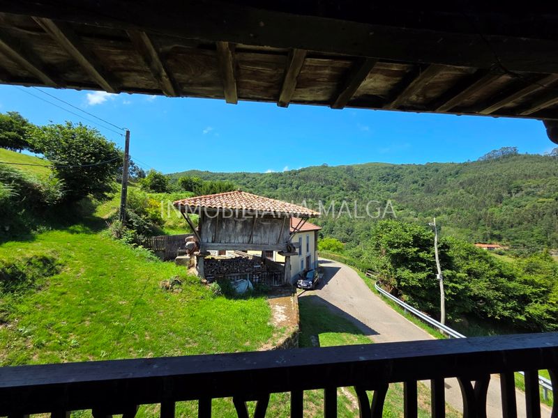 Foto f19a61cd-7480-42a8-9c66-be54f8a75552. Casa a barrio los barbechones 6 a Colunga
