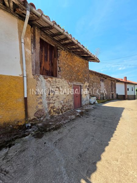 Foto 842e8964-d3df-438f-b434-a05e00712d41. Casa amb calefacció a Colunga