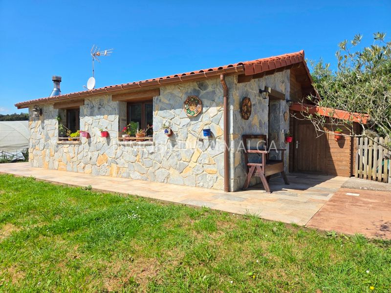 Foto 0a00e41b-1fc2-4500-8898-73bc7e55c32d. Casa in barrio el charcal 14 in Colunga