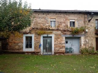 Casa aparellada en Santa Colomba de Somoza. Espectacular casa con jardn en turienzo de los caballeros