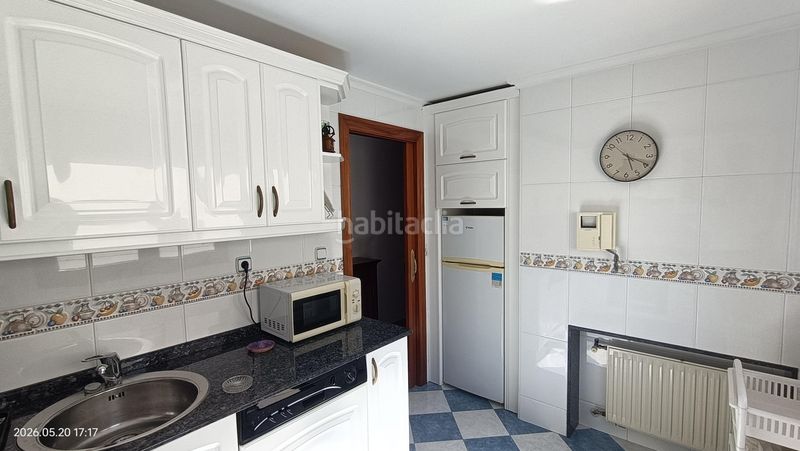 Foto b2425128-1b76-4588-afbf-62145a1fa8ef. Rent flat with heating parking in Centro Avilés