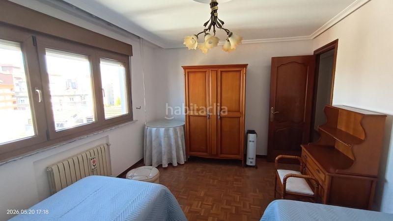Foto ed52693f-ec2b-45d2-9b2d-8abc618c2448. Rent flat with heating parking in Centro Avilés