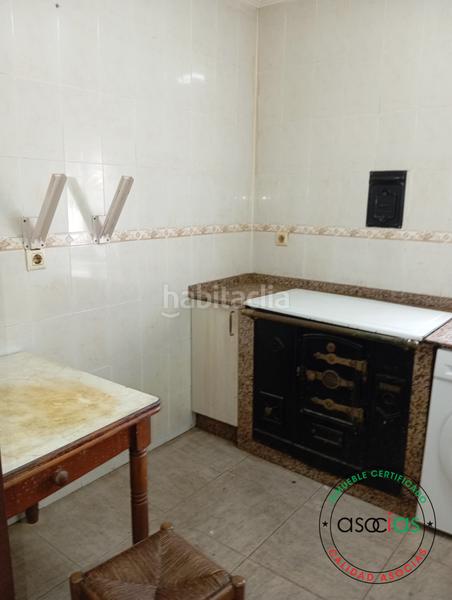 Foto d8adacd7-547c-40a3-9a8d-ff66e637f360. Casa adosada en posada de Llanera - av oviedo 12 piso en primera planta para actualizar en posada oportunidad para reformar a tu gusto! se vende vivienda en la primera p en Llanera