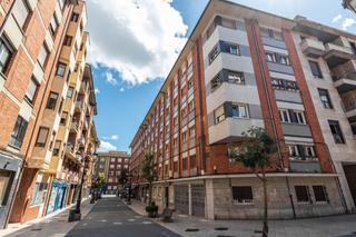 Piso  Calle granados 1. Excelente oportunidad para adquirir un acogedor piso en venta en