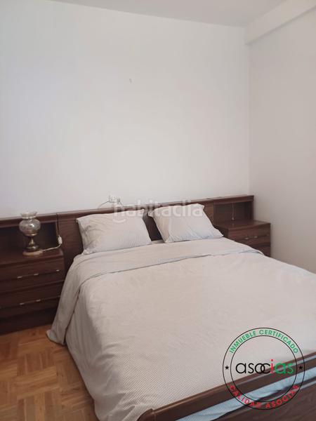 Foto a2506d73-164a-4f86-ac03-f139ae7e2e64. Alquiler piso en cl cabrales 67 se presenta una magnífica oportunidad para alquilar un espacioso piso en el corazón de septiembre a junio. este inmueble, en Gijón