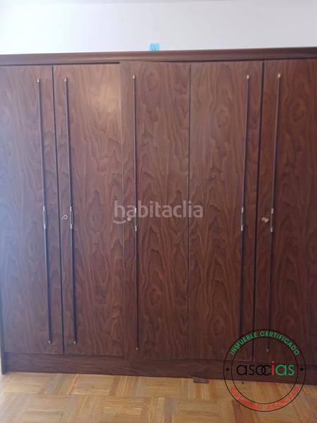 Foto f3efdcb1-b9db-4a88-9de0-3747ce460470. Alquiler piso en cl cabrales 67 se presenta una magnífica oportunidad para alquilar un espacioso piso en el corazón de septiembre a junio. este inmueble, en Gijón