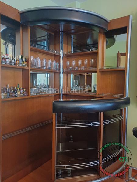Foto f5b135ed-c940-4c92-b9fd-c722fe3ff609. Alquiler piso en cl cabrales 67 se presenta una magnífica oportunidad para alquilar un espacioso piso en el corazón de septiembre a junio. este inmueble, en Gijón