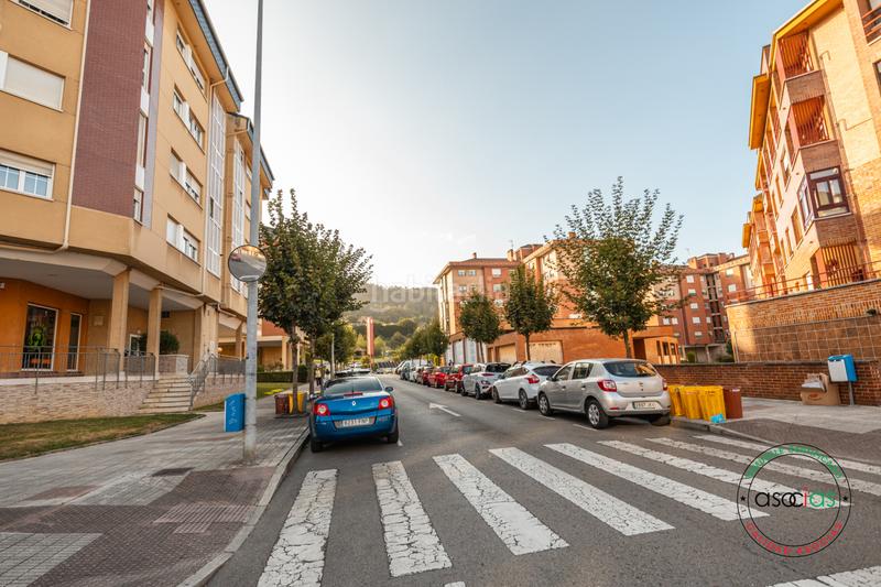 Foto daab12bf-2a49-44a2-b1f1-2391f48608a0. Piso en cl j mndez carreño cuchichi 7 10024 tu nuevo hogar en la corredoria te está esperando! 10024 buscas amplitud, comodidad y una ubicación privilegiada? te present en Oviedo