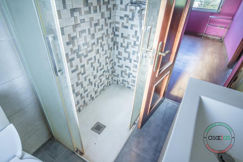 Foto d3b66024-7101-4922-887f-64d430a251c1. Casa adossada a posada de Llanera - av oviedo 12 a Llanera