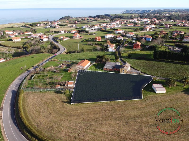 Foto 5e3219ed-a53e-42c1-baf9-c58fb64b7ebd. Terreno residencial en novellana - camin de la fontica construye tu sueño en novellana finca de 2.300m a 5 min del mar en Cudillero
