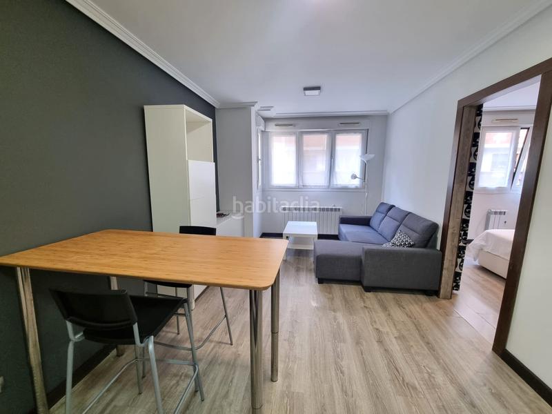 Foto 245e514f-edf5-4de8-b70d-eb4e894916df. Rent flat in cl julio gonzalez pola 4 in Masip Oviedo