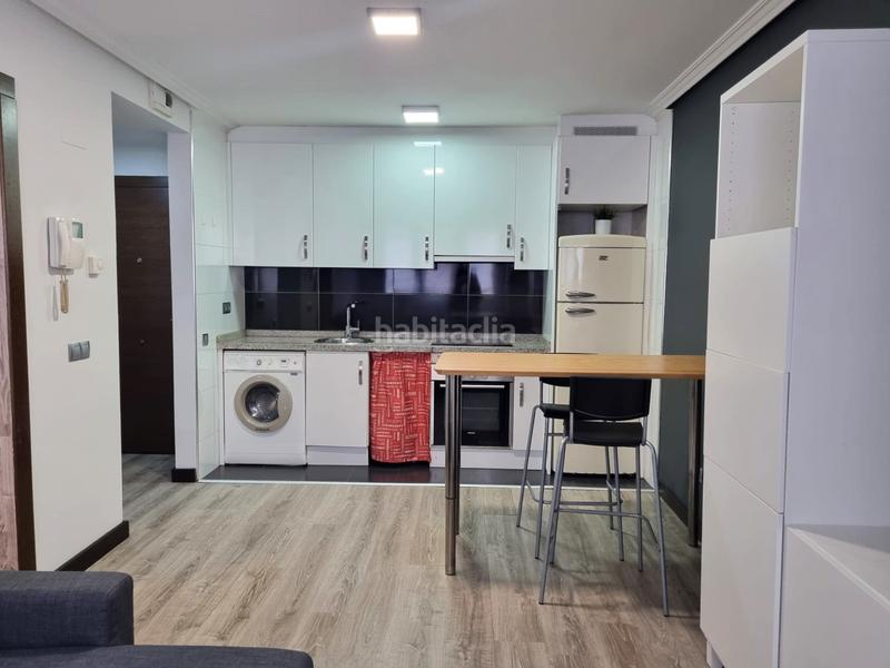 Foto a4b7523a-585e-49cf-876d-6ff551820994. Rent flat in cl julio gonzalez pola 4 in Masip Oviedo