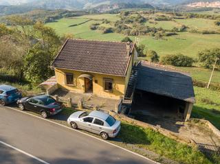 Casa a Carretera as233 39. Oportunidad única de adquirir una encantadora casa en el pintore