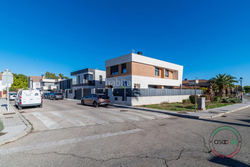 Foto 58ab7f0e-9fc8-43ec-8389-97cfc0ee5b83. Reihenhaus in Griñón - c/ los alcazares 88 in Griñón