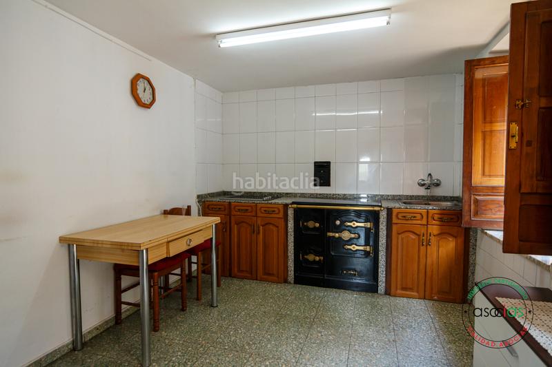 Foto 9338f425-aef0-40cf-a8a6-baa316e13c92. Casa in carretera as233 39 in Regueras (Las)