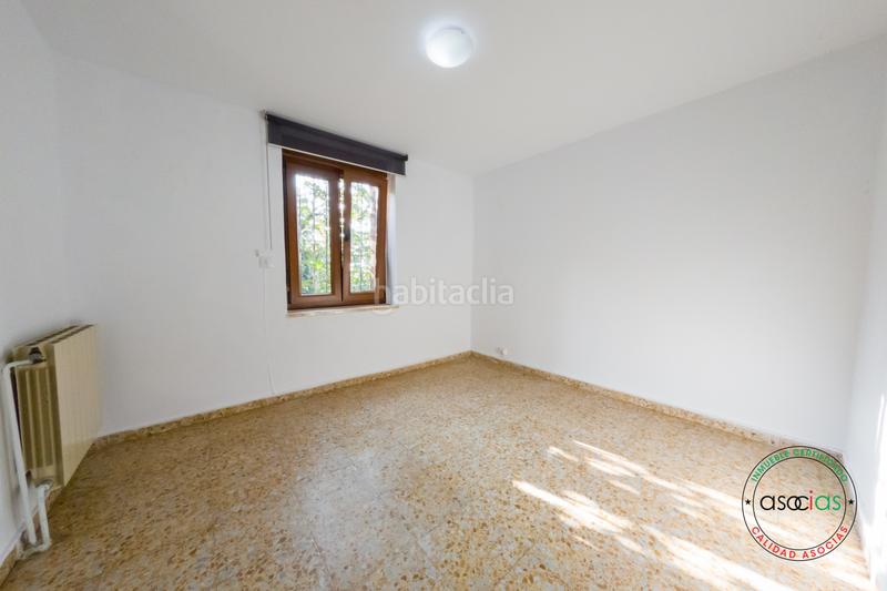 Foto a50aa2d2-7c10-471a-9207-300aa1fdffd1. Casa in carretera as233 39 in Regueras (Las)