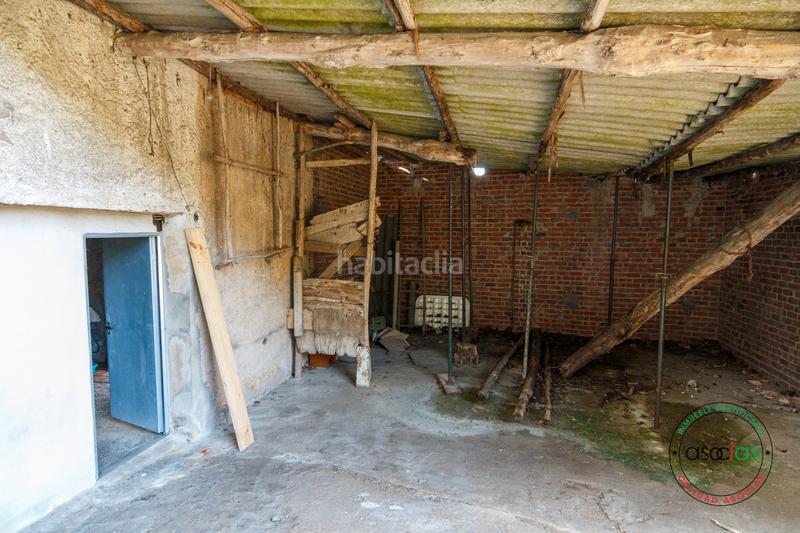 Foto a52548d0-d300-4c34-8a96-8e652ce0b600. Casa in carretera as233 39 in Regueras (Las)