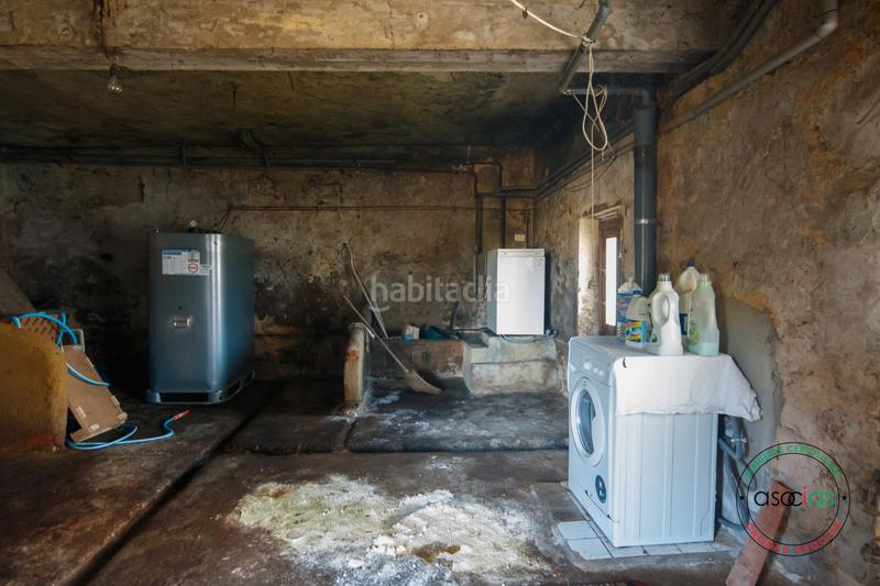 Foto ac4c035a-428c-4be4-85ee-fb5a7623cc11. Casa in carretera as233 39 in Regueras (Las)