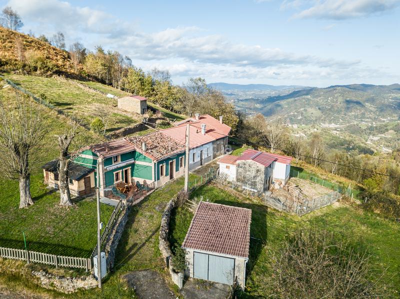 Foto 96cd2b30-c014-46f2-bf88-ada7d3ff515b. Maison jumelée dans ciaño - la trapa dans Lada Langreo