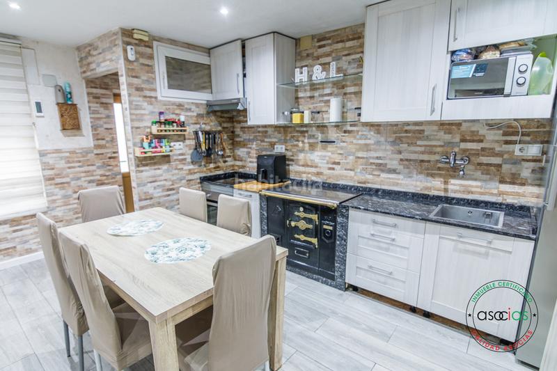 Foto e2babe86-30e9-4625-9813-3c7b06e50822. Maison dans Gijón - cl jorge guillen 87 dans Santa Bárbara Gijón