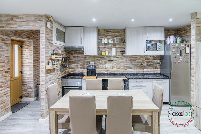 Foto f8e23250-afdf-4461-9aef-f48f576d1a0e. Maison dans Gijón - cl jorge guillen 87 dans Santa Bárbara Gijón