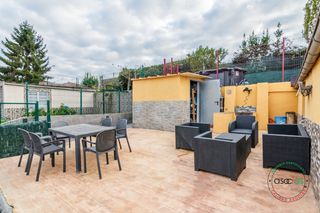 Casa adossada a Gijón - cl jorge guillen 87. Casa en venta zona santa barbara gijón