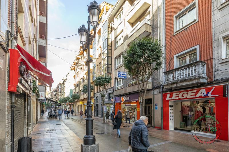 Foto 03df2efe-03e1-4752-ab95-565477c7a605. Piso en Oviedo - cl nueve de mayo 12 piso en venta centro en Oviedo